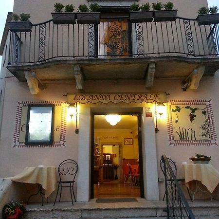 Ristorante Locanda Centrale Cavaion Veronese Exterior photo