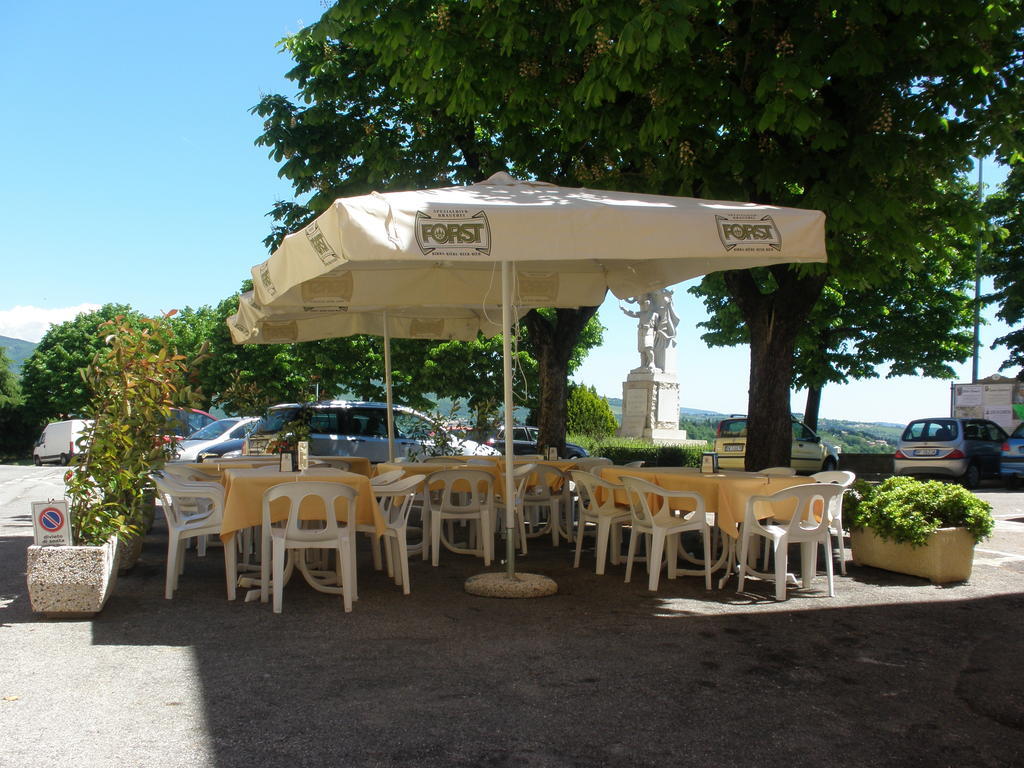 Ristorante Locanda Centrale Cavaion Veronese Exterior photo