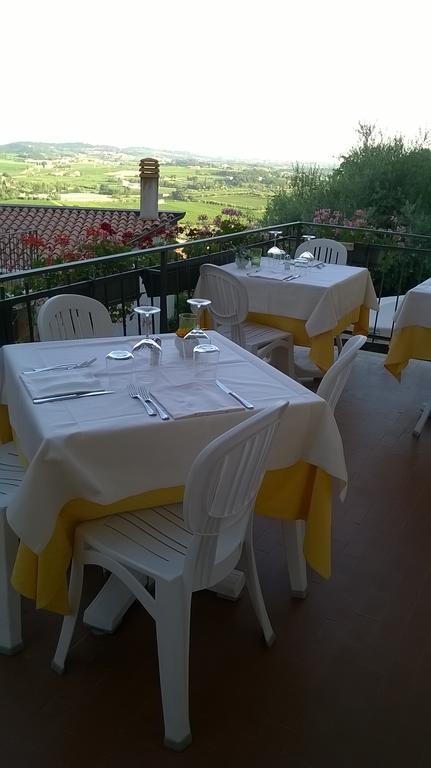 Ristorante Locanda Centrale Cavaion Veronese Exterior photo