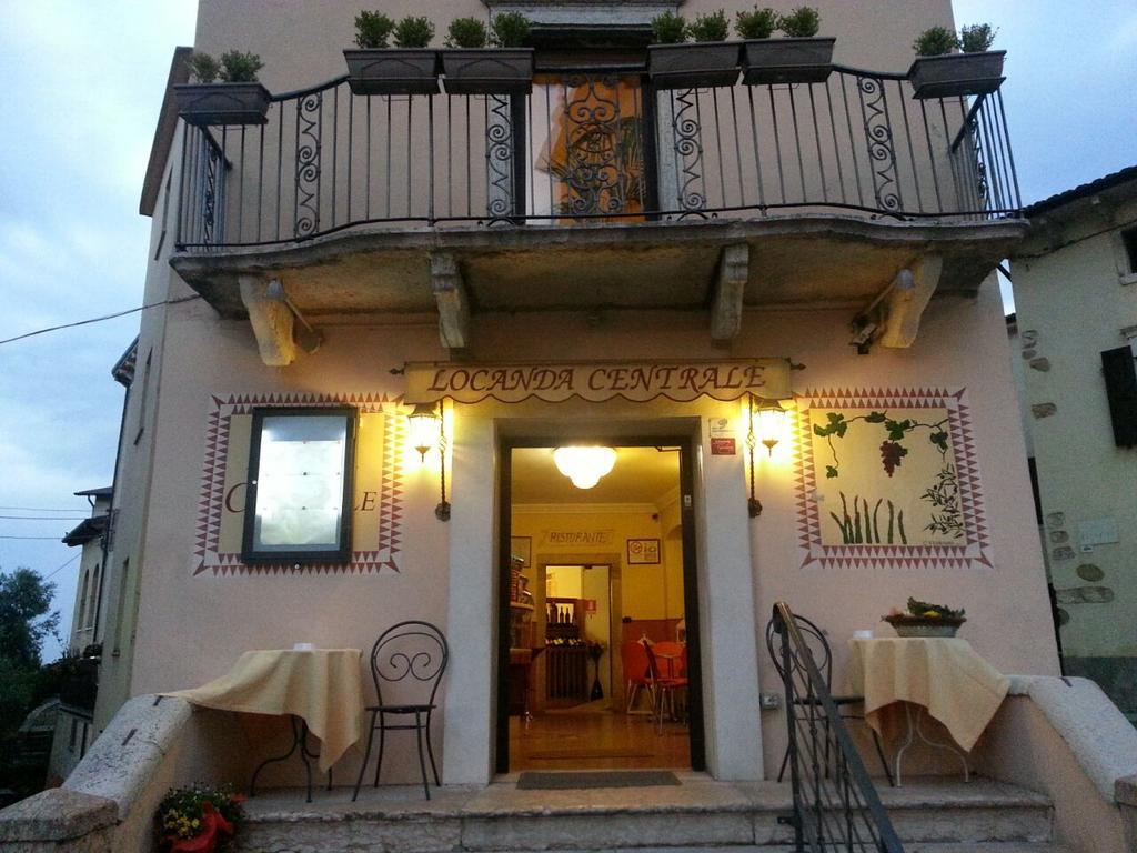 Ristorante Locanda Centrale Cavaion Veronese Exterior photo